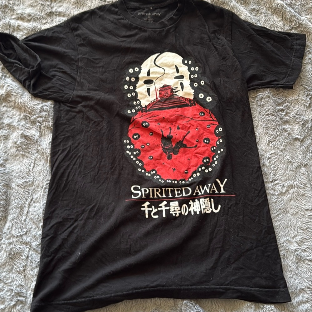 Vintage rare tshirt for men, has a detail on right arm